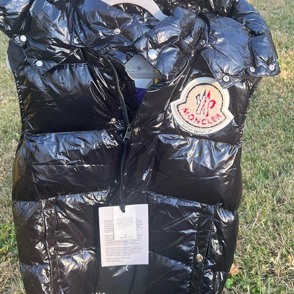 Vest - Picture 3 of 3